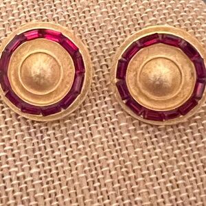Vintage textured gold tone clop in earrings with faux ruby baguettes